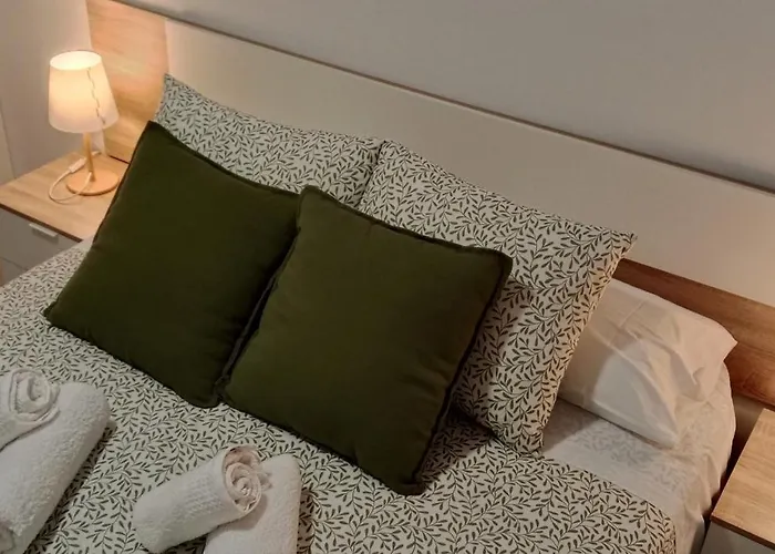 Con Parking Rabanales 21 Tecnocordoba アパート